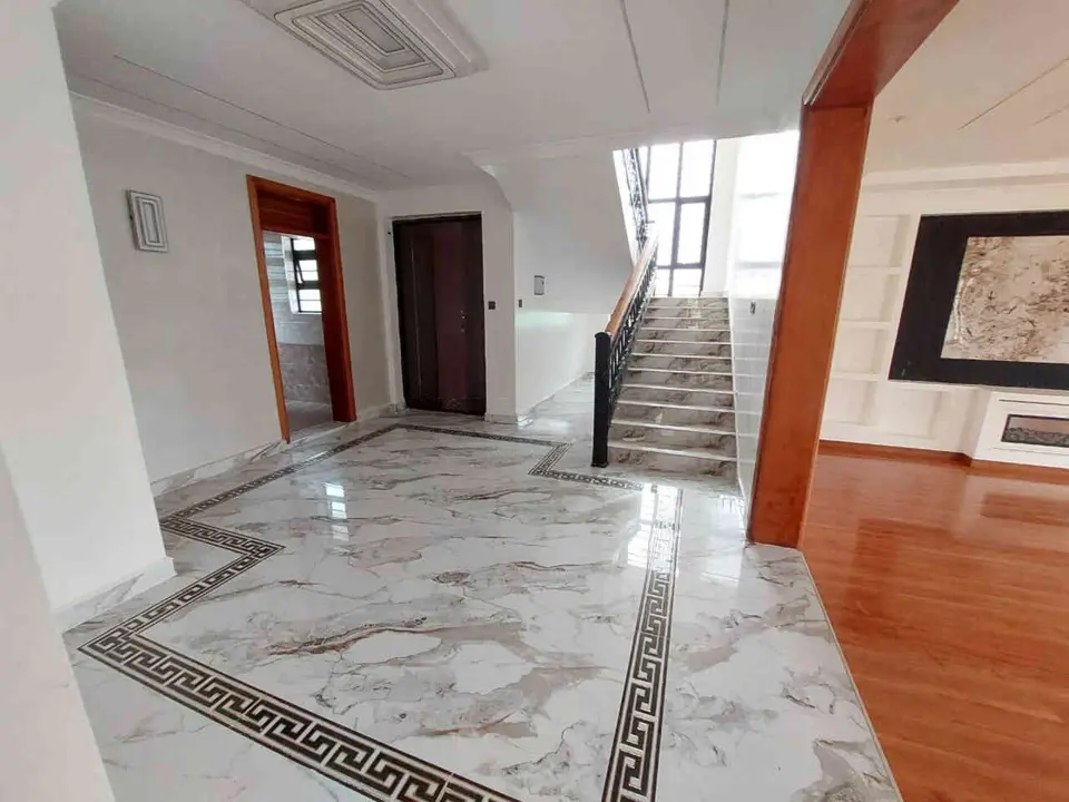 6 bedroom maisonette in Ruiru, Kiambu, photo 4 of 5